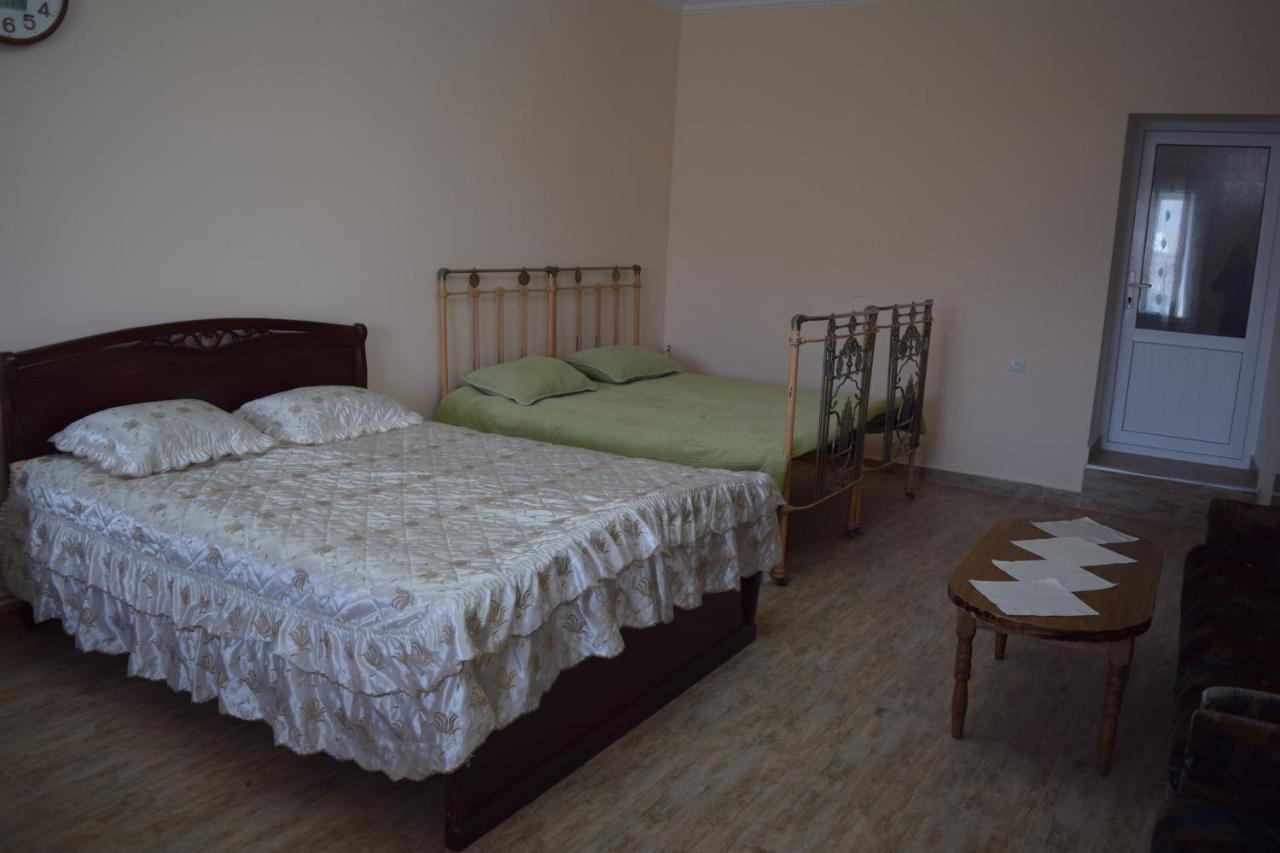 Home Garni Luaran gambar