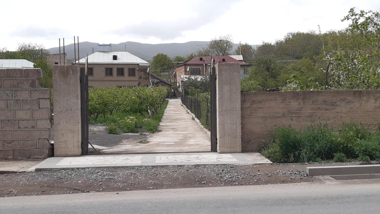 Home Garni Luaran gambar